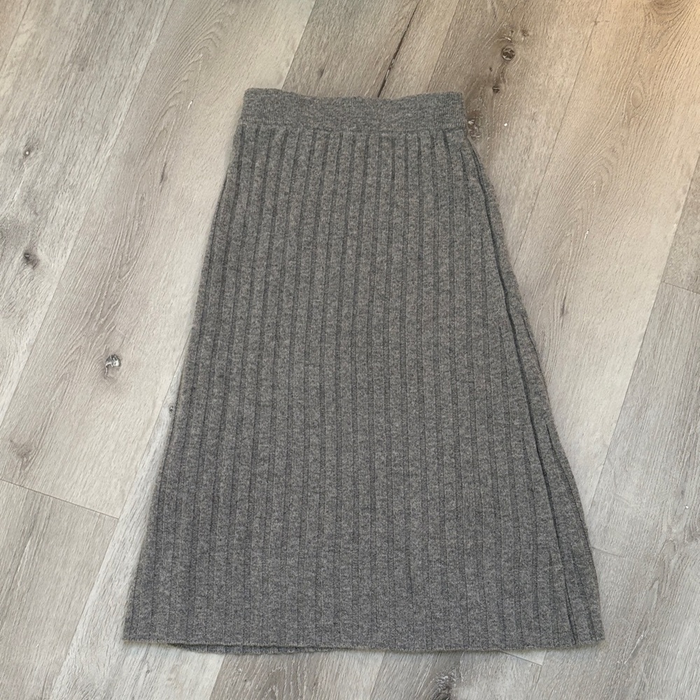 Quince cashmere midi skirt